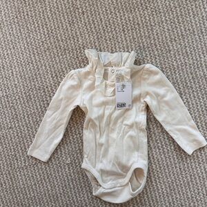 H&M Cream Long-Sleeve Ruffle Collar Baby Bodysuit